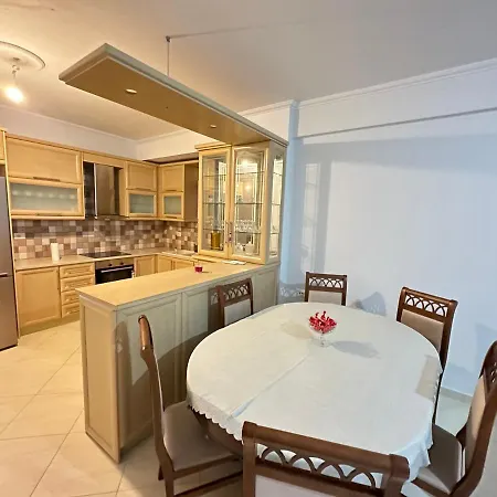Apartment Ermis Apartament *